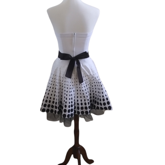 Strapless polka dot dress - Picture 2 of 3